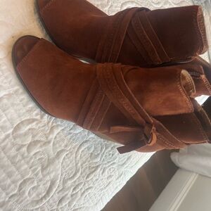 Lucky brown booties